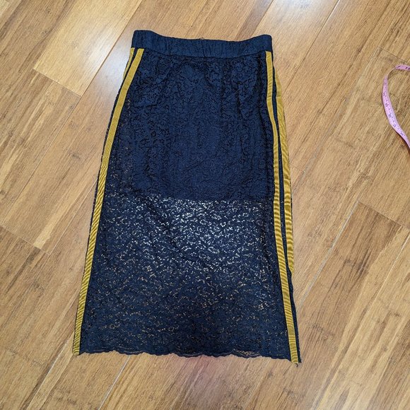 Zara Trafaluc Collection Mini Skirt with Lace Overlay - Picture 2 of 8